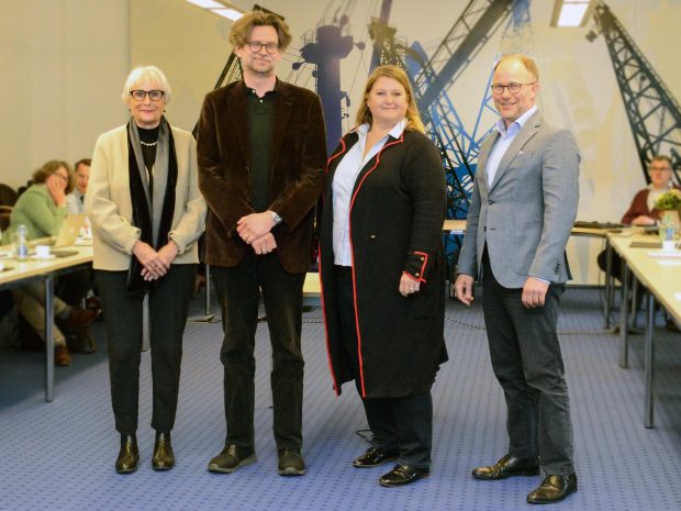 Prof. Gabriele Gillessen-Kaesbach neue Vorsitzende der Landesrektorenkonferenz Prof. Gabriele Gillessen-Kaesbach neue Vorsitzende der Landesrektorenkonferenz